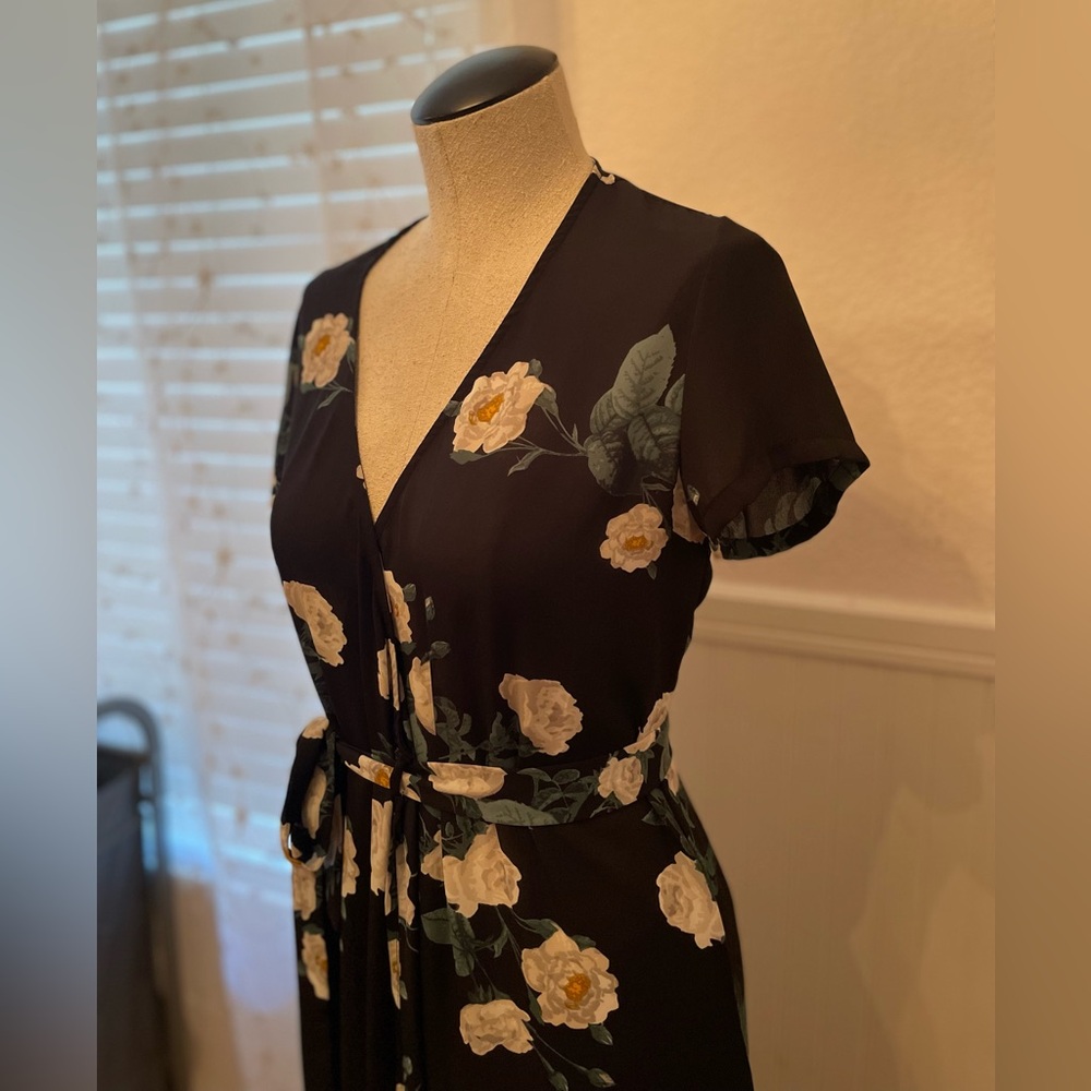 VICI Yasmin Floral V-Neck Maxi Dress